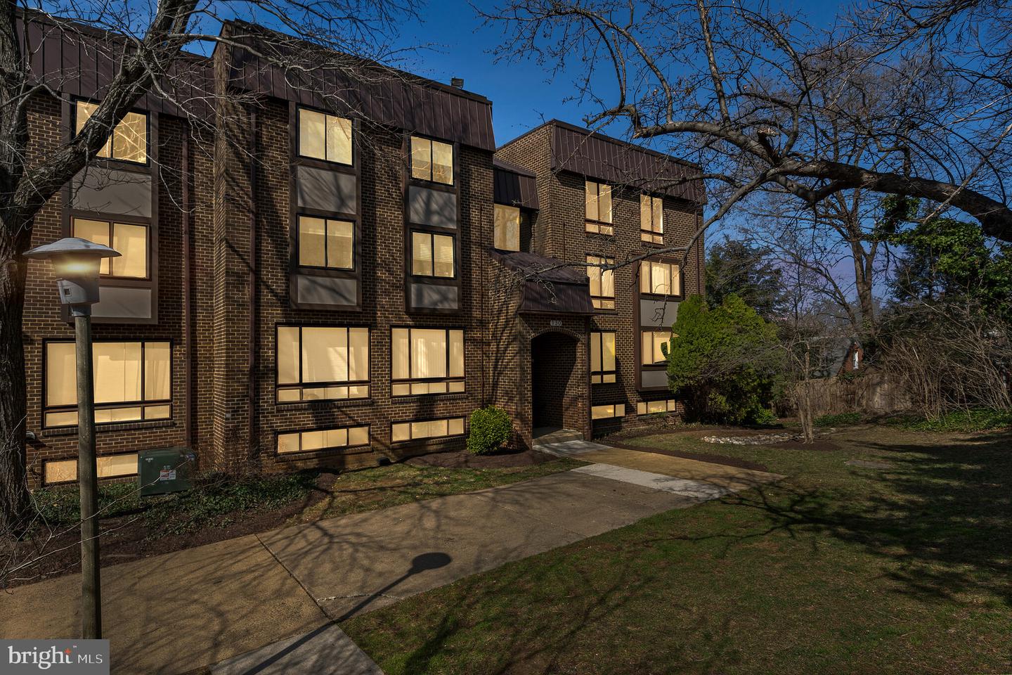 130 Roberts LANE Unit: 101