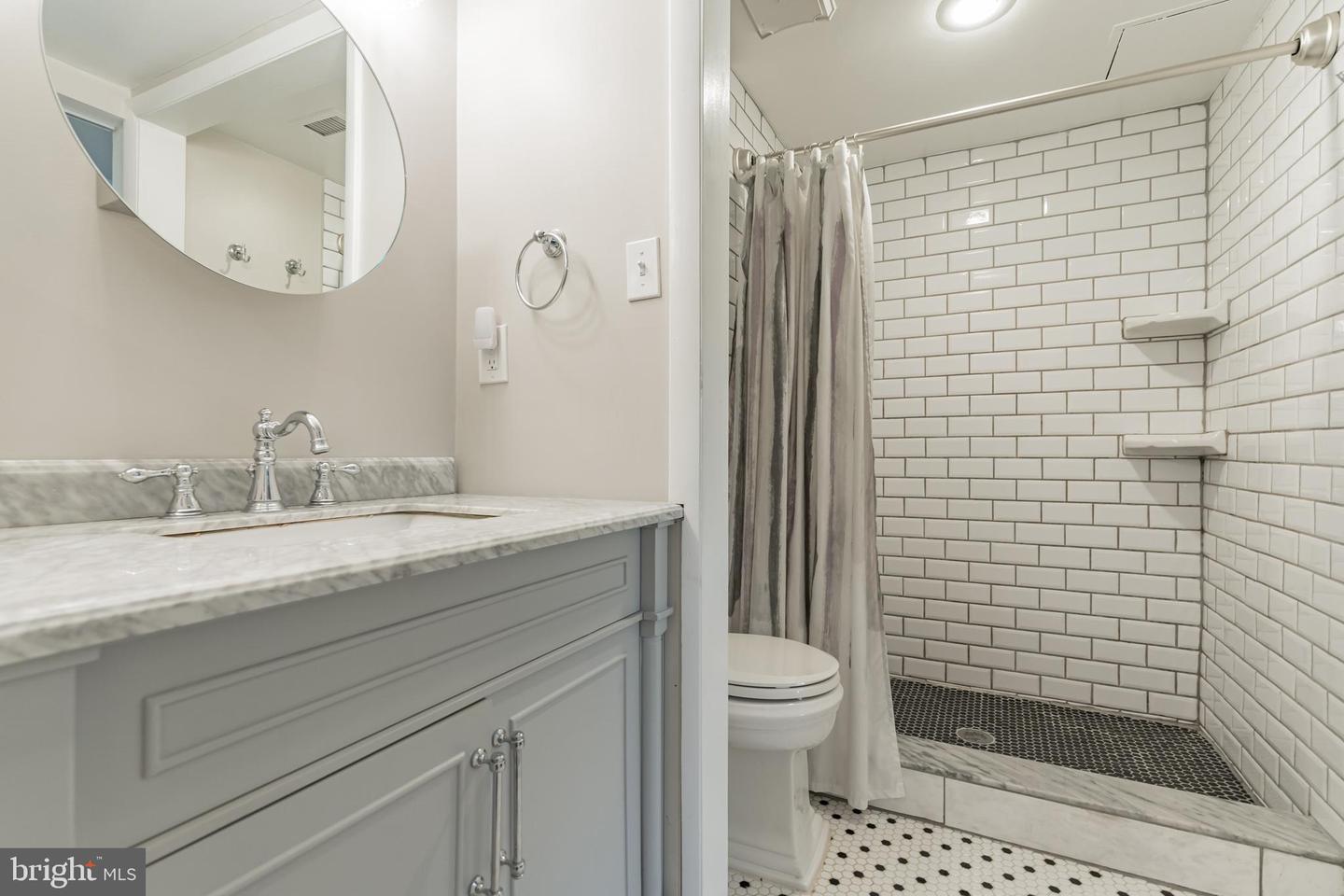 130 Roberts LANE Unit: 101
