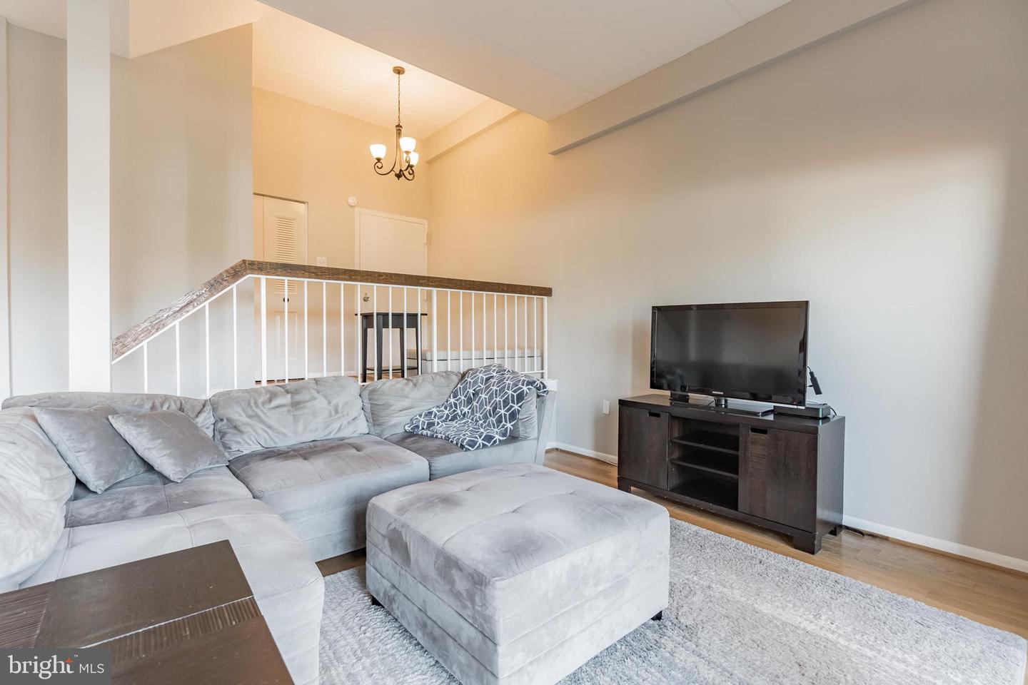130 Roberts LANE Unit: 101