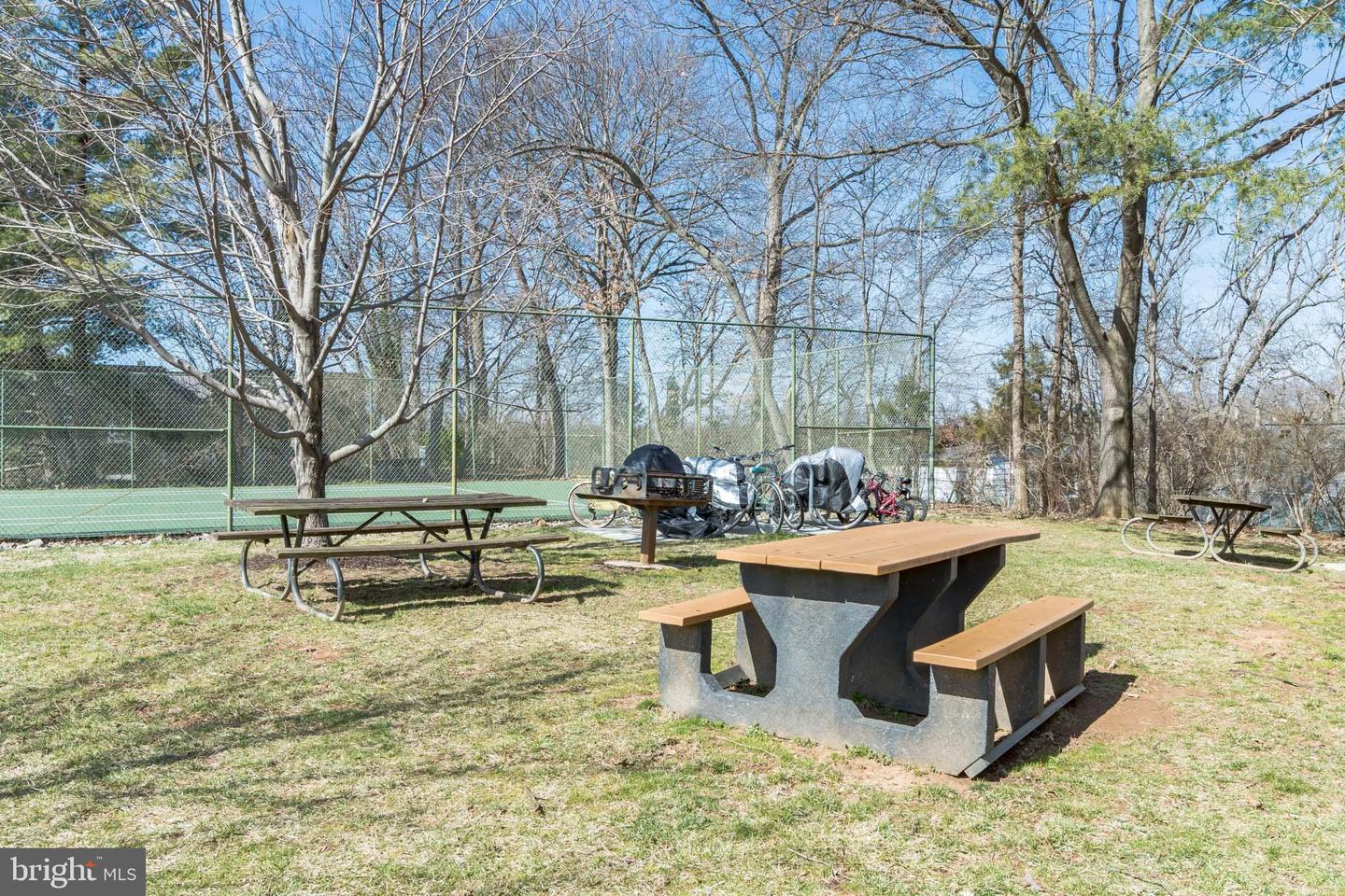 130 Roberts LANE Unit: 101