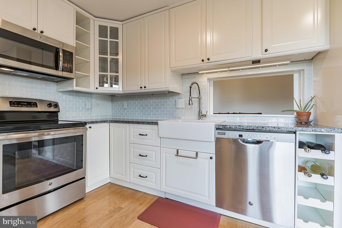 130 Roberts LANE Unit: 101