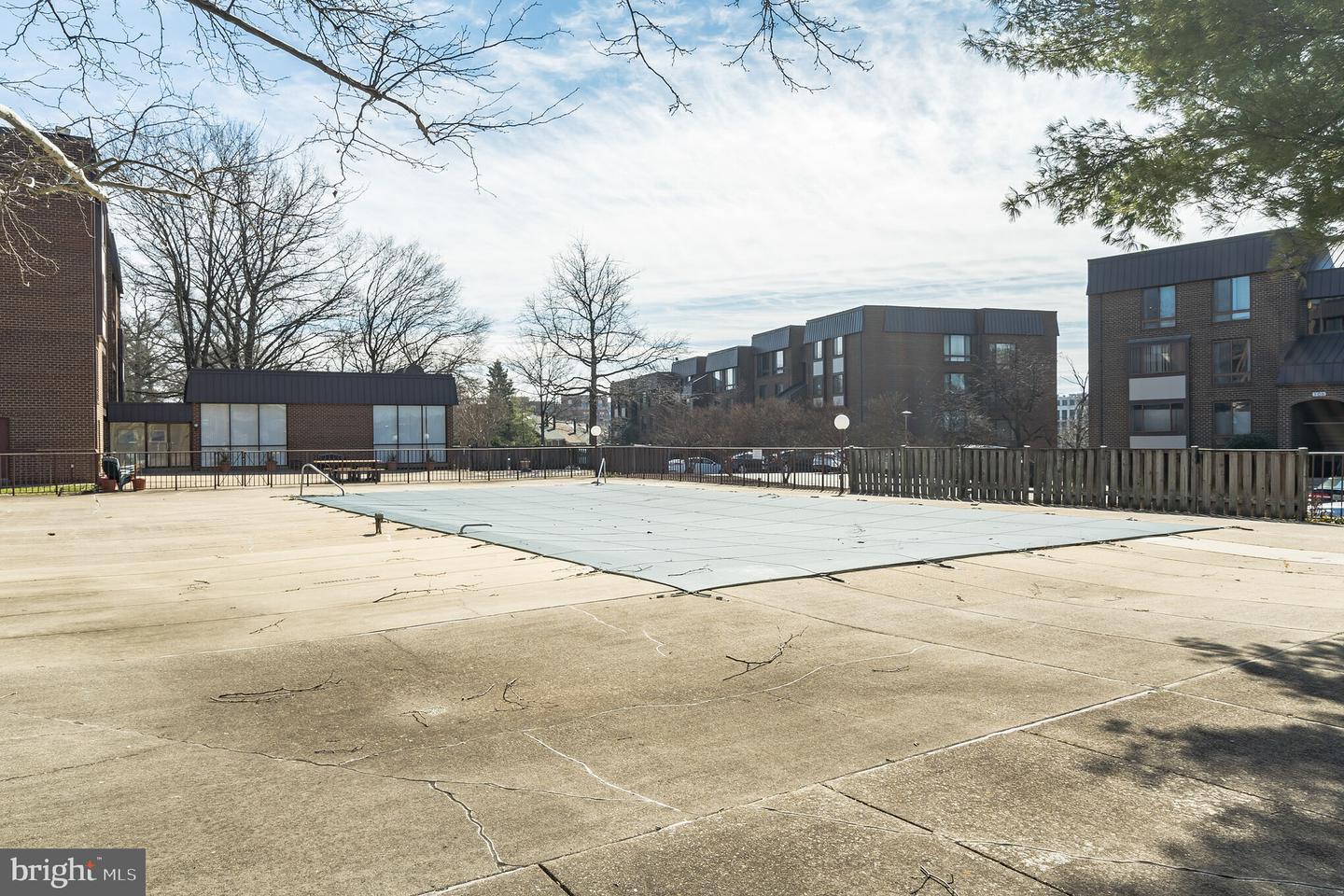 130 Roberts LANE Unit: 101