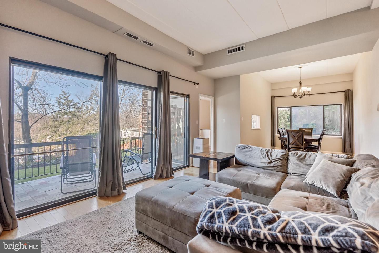 130 Roberts LANE Unit: 101