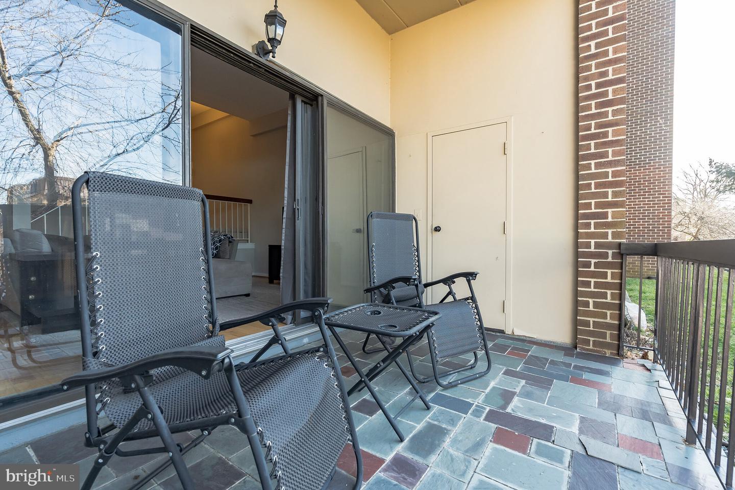 130 Roberts LANE Unit: 101