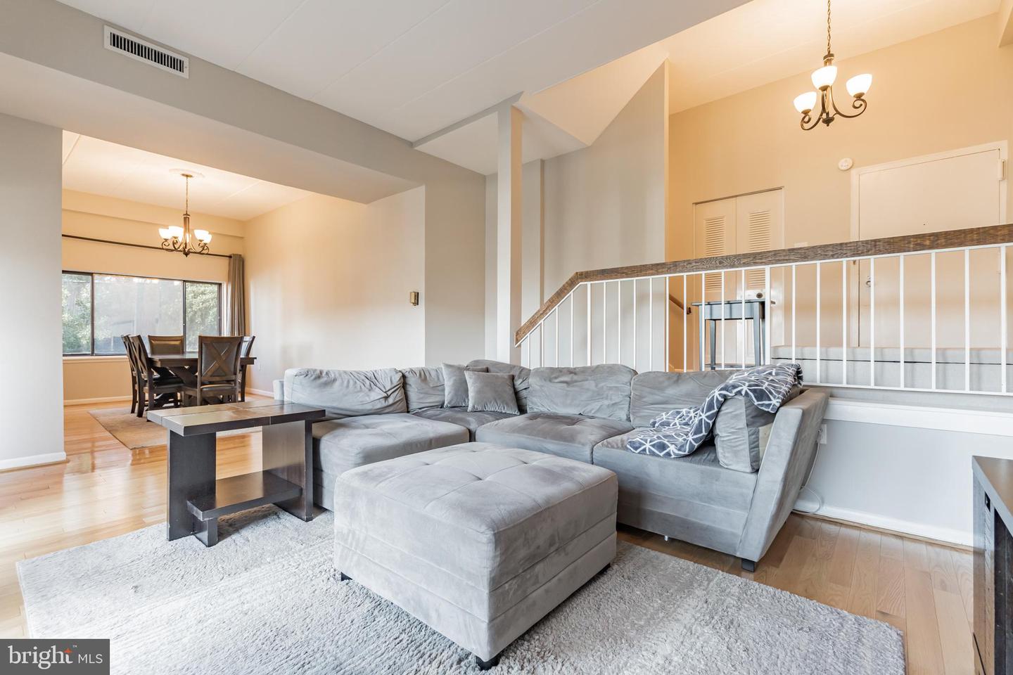 130 Roberts LANE Unit: 101