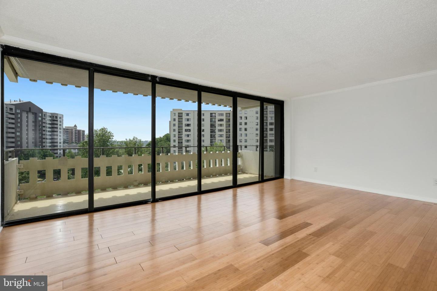 6301 Stevenson AVENUE Unit: 607