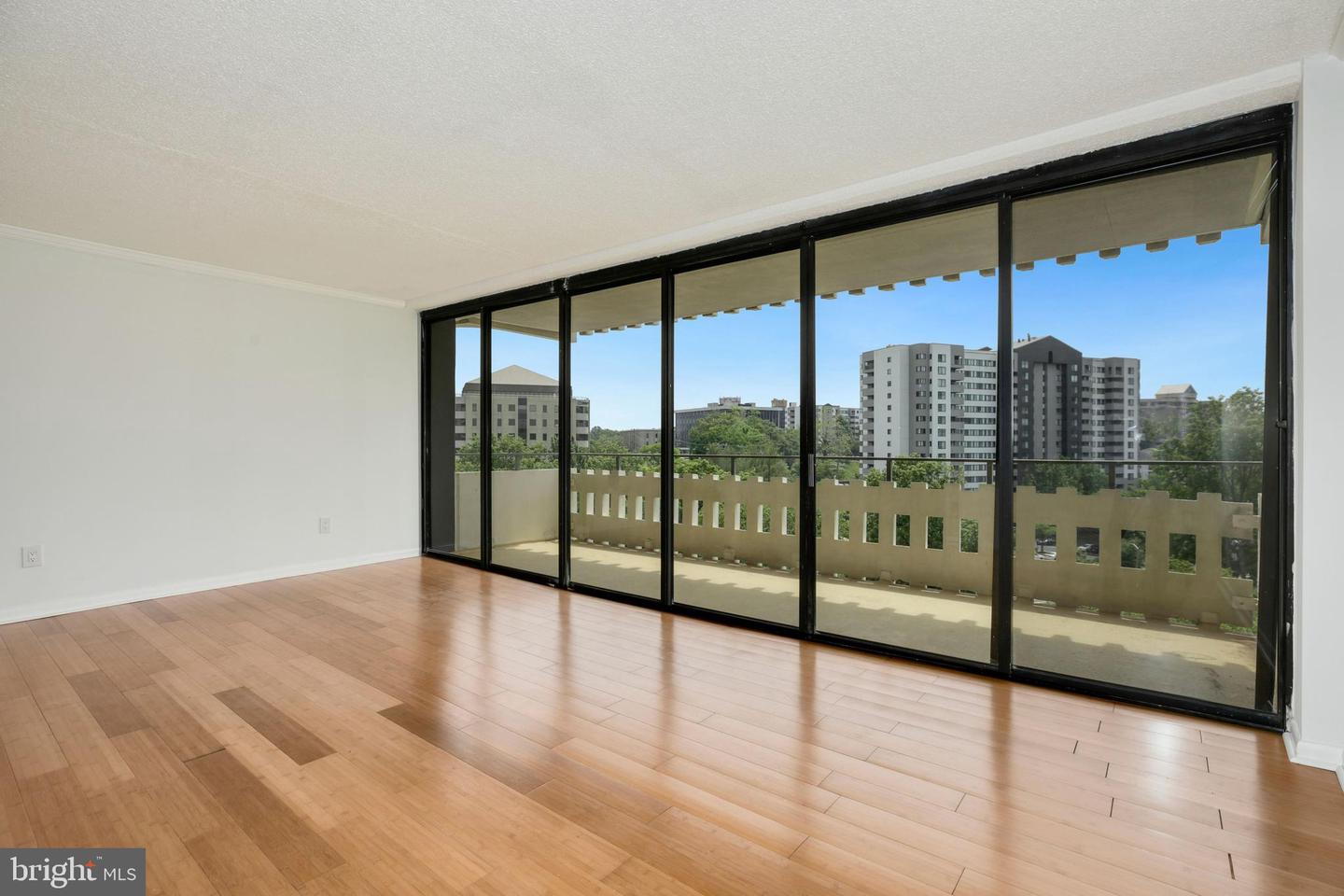 6301 Stevenson AVENUE Unit: 607