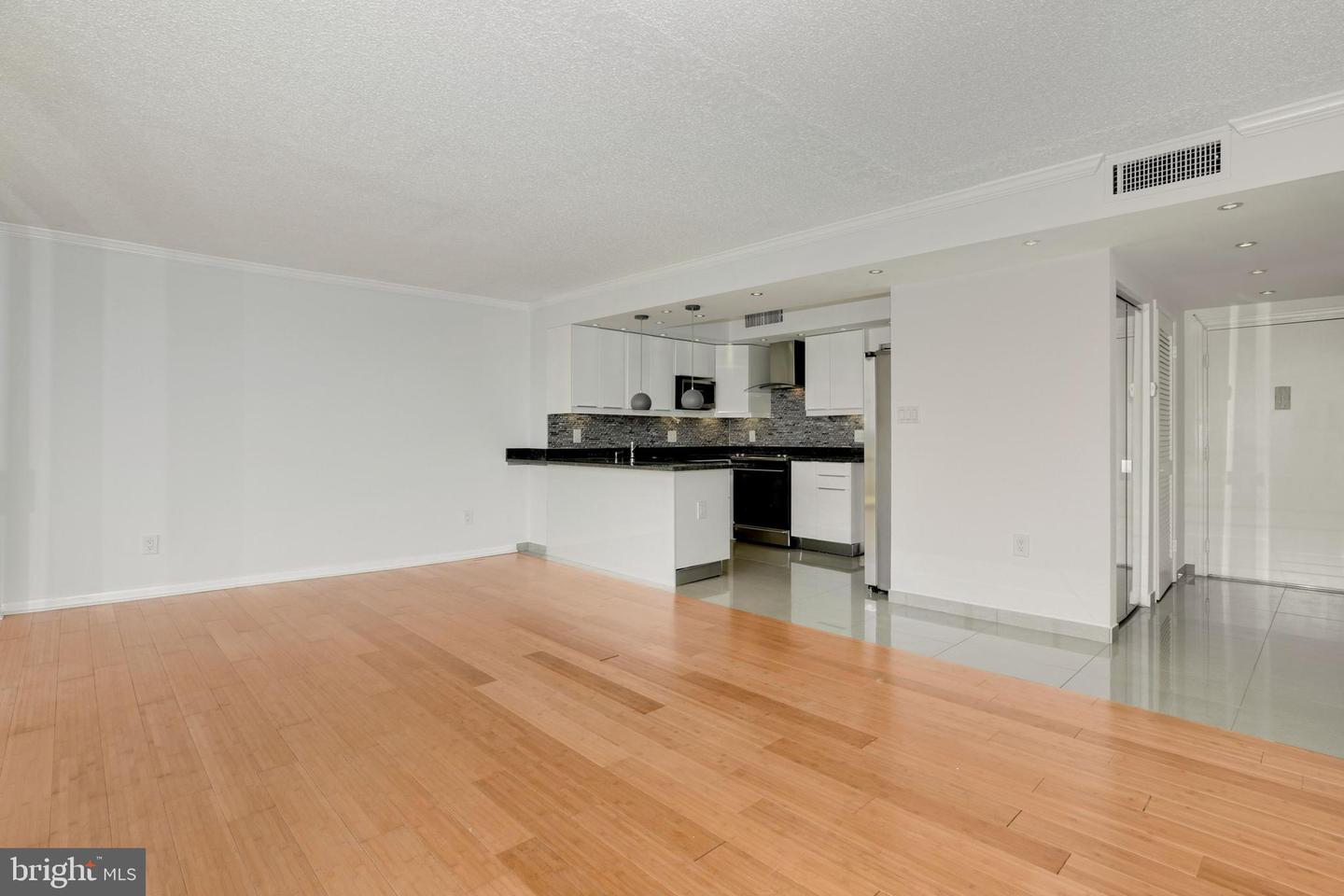6301 Stevenson AVENUE Unit: 607