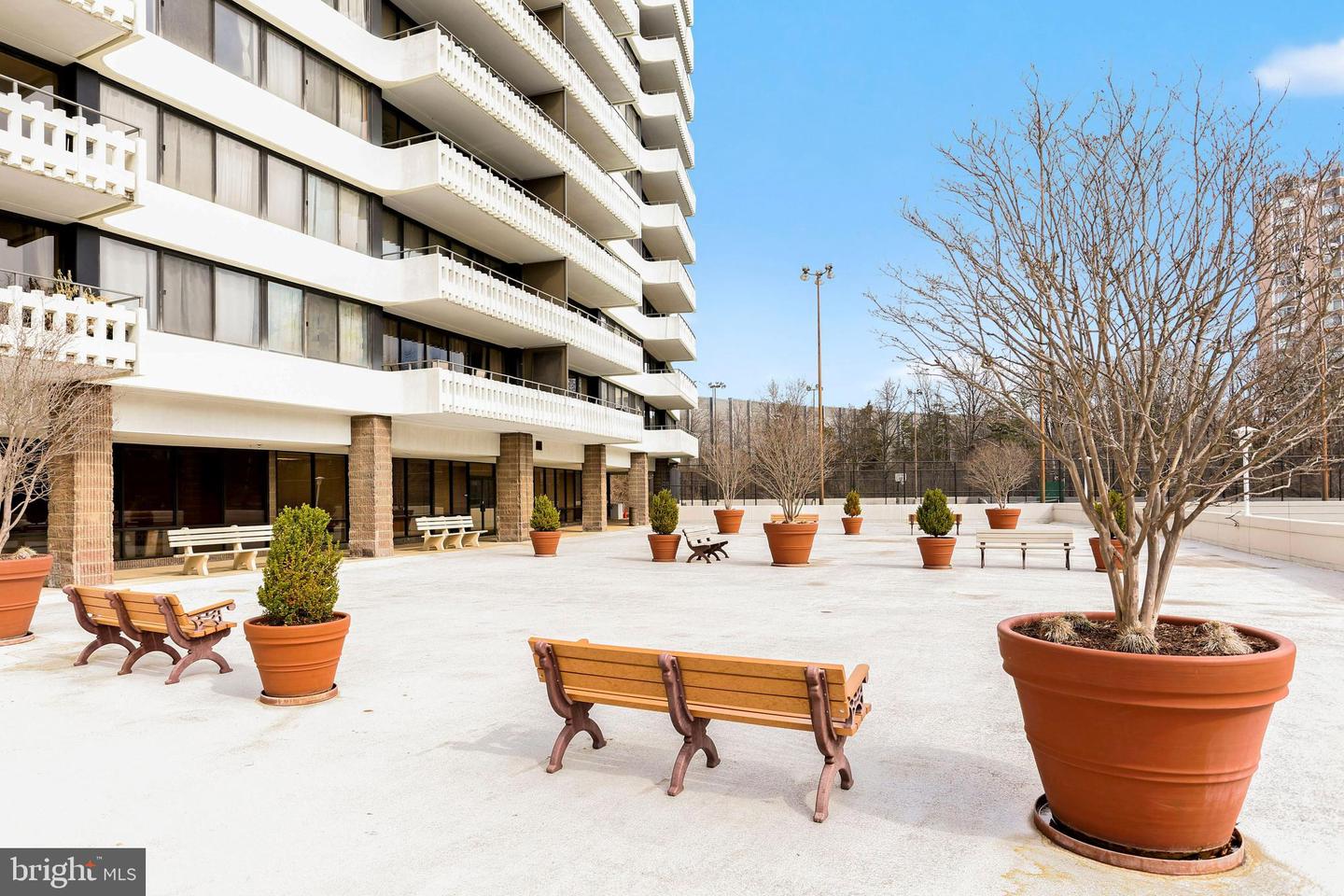 6301 Stevenson AVENUE Unit: 607