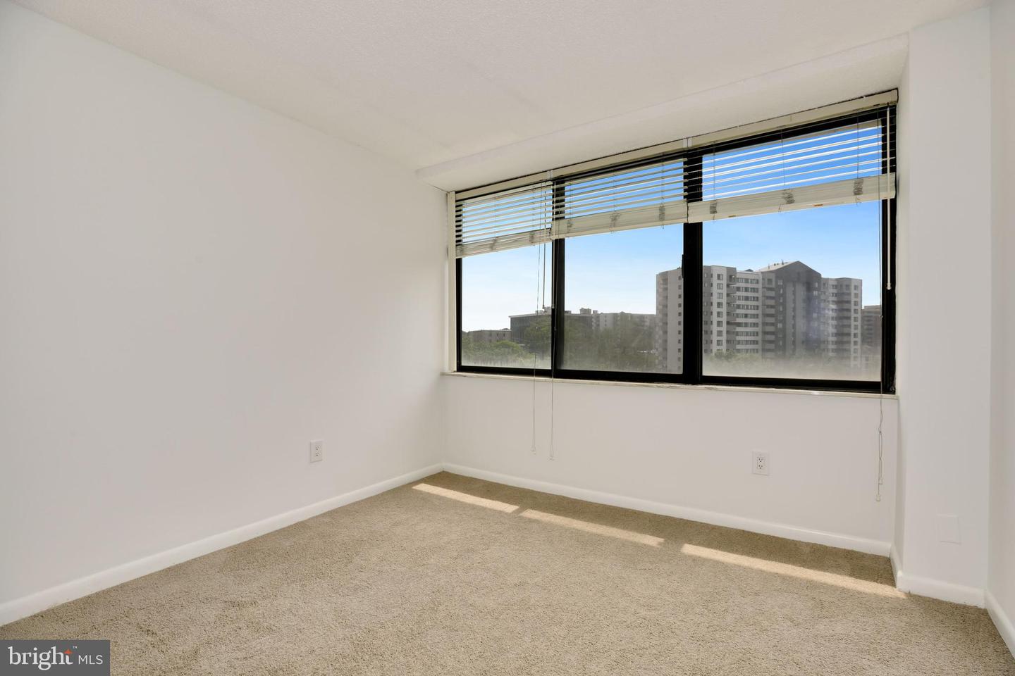 6301 Stevenson AVENUE Unit: 607