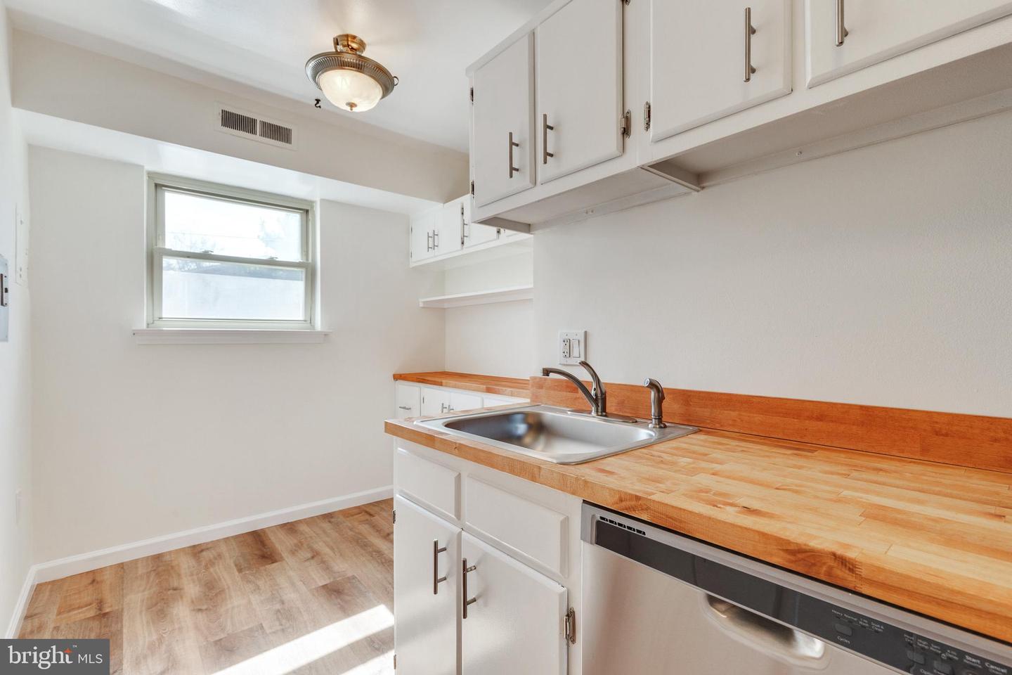 5931 Quantrell AVENUE Unit: 201