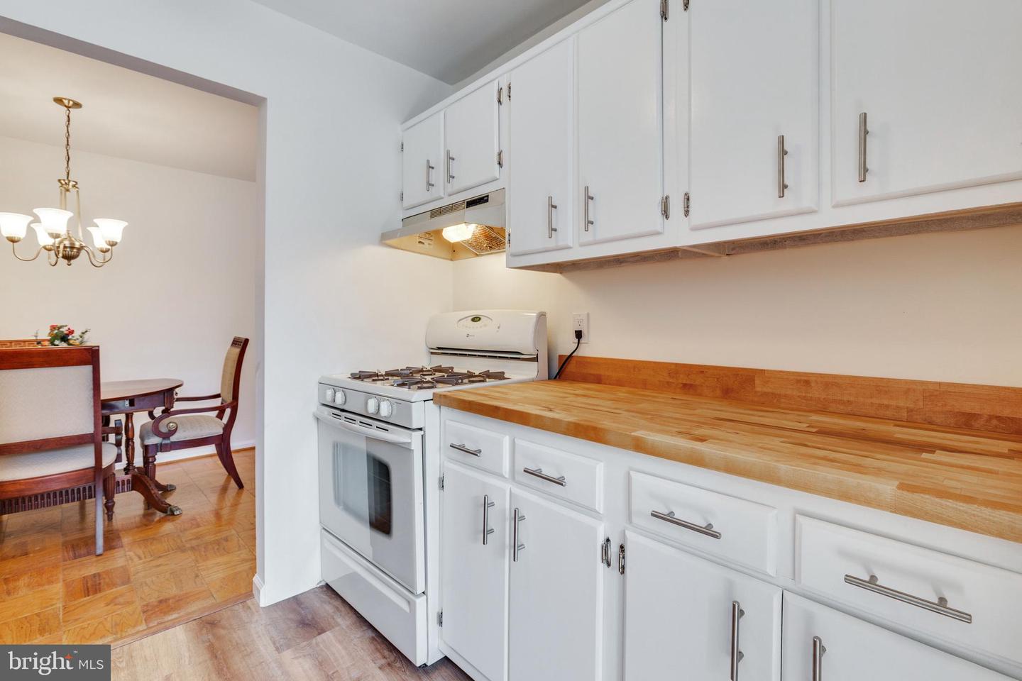 5931 Quantrell AVENUE Unit: 201