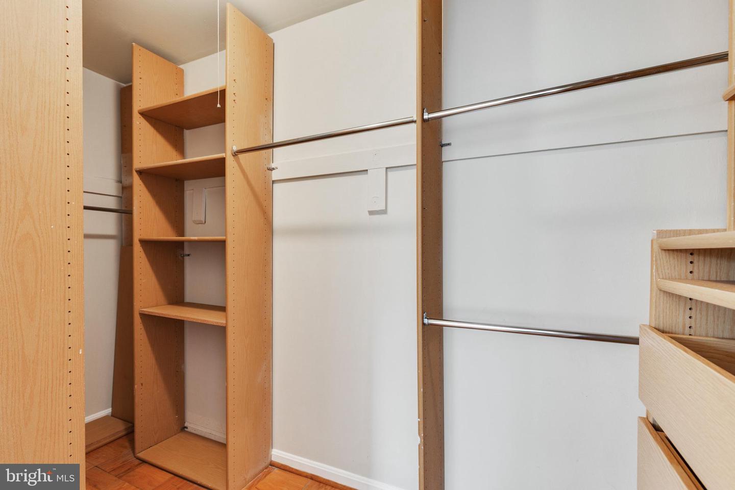 5931 Quantrell AVENUE Unit: 201