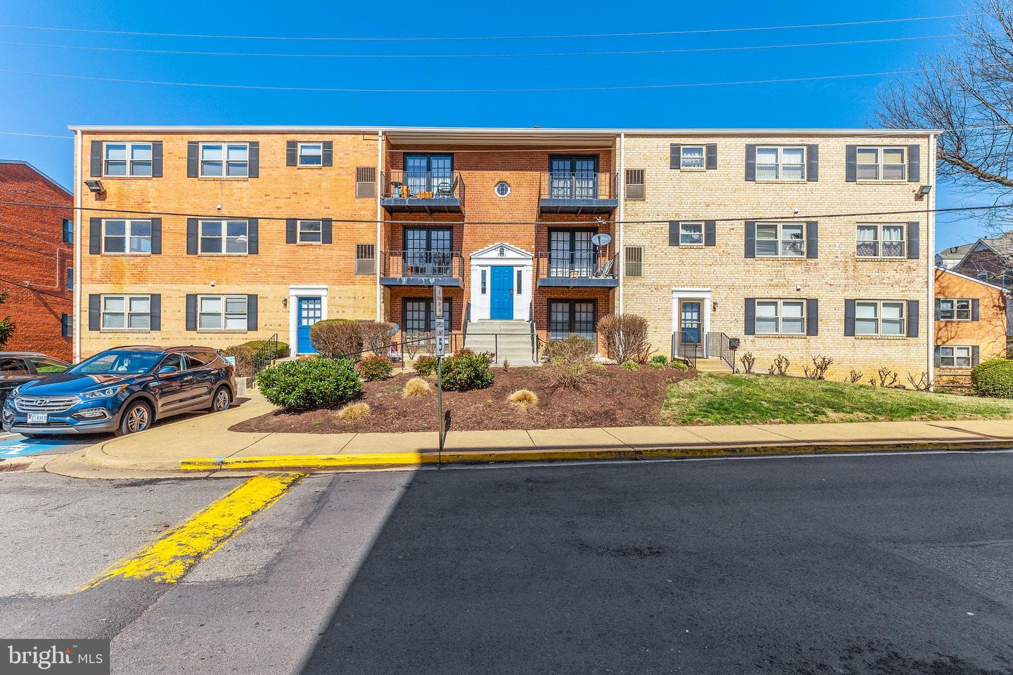 5931 Quantrell AVENUE Unit: 201