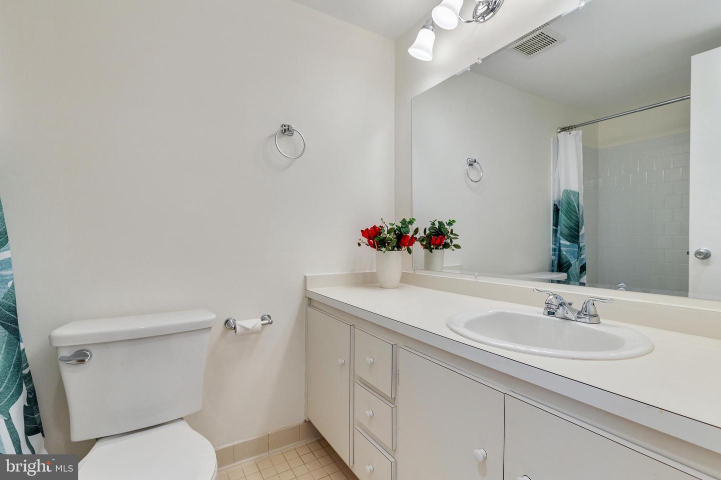 5931 Quantrell AVENUE Unit: 201