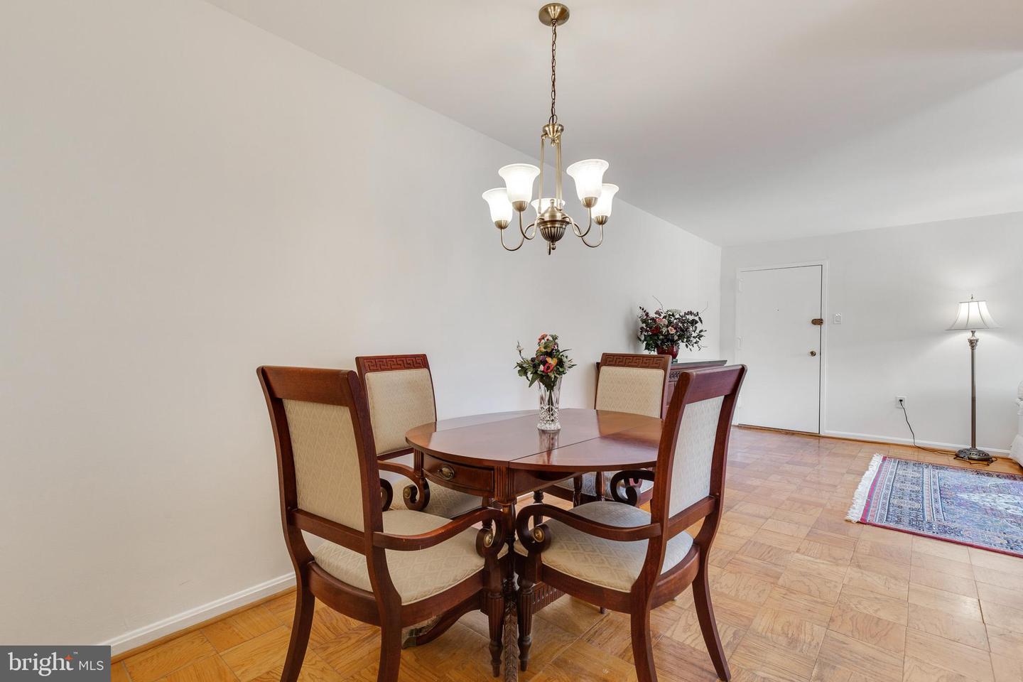 5931 Quantrell AVENUE Unit: 201