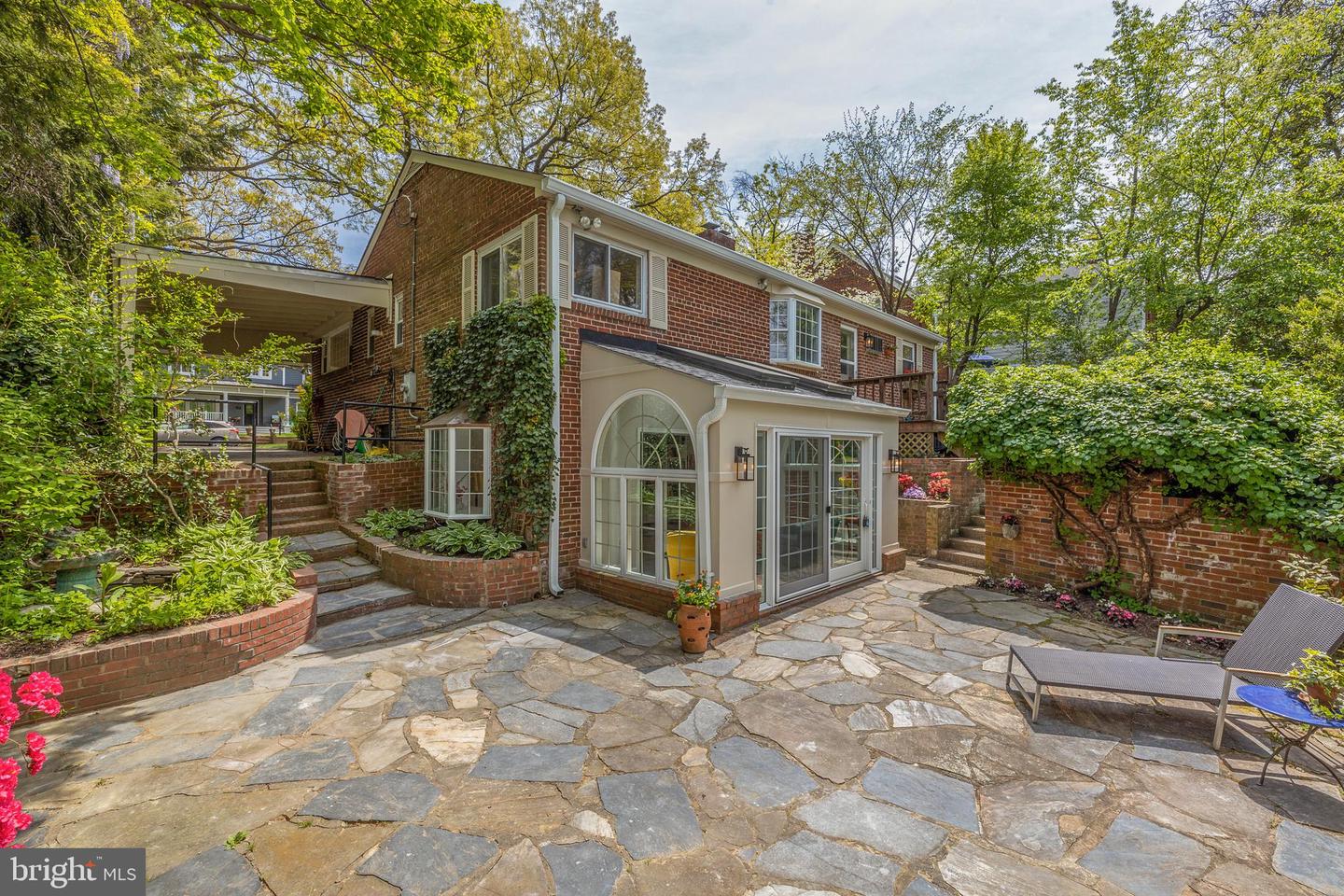 834 Fontaine STREET