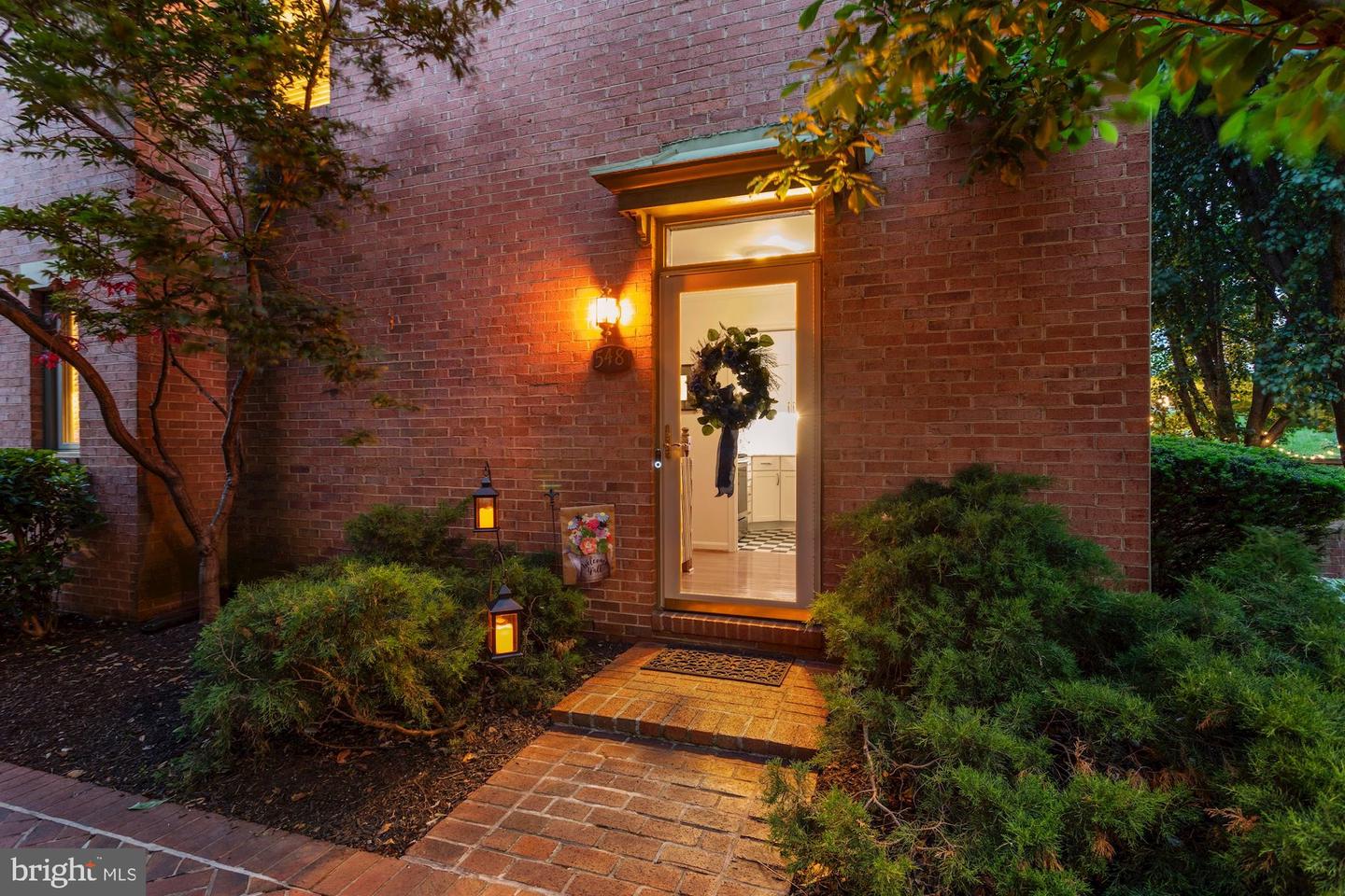 548 Colecroft COURT