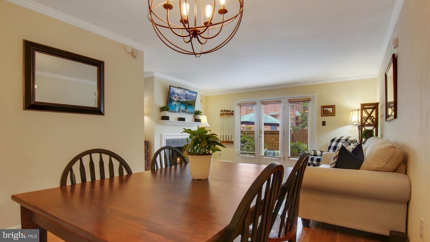 548 Colecroft COURT