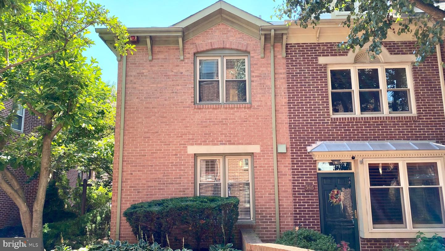 548 Colecroft COURT