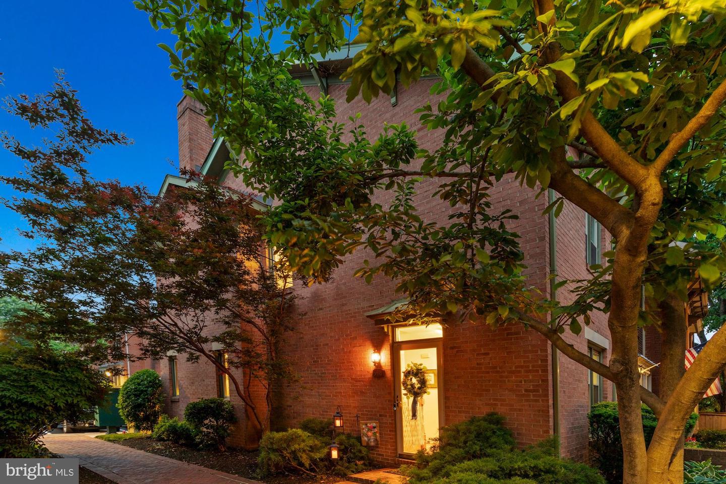 548 Colecroft COURT