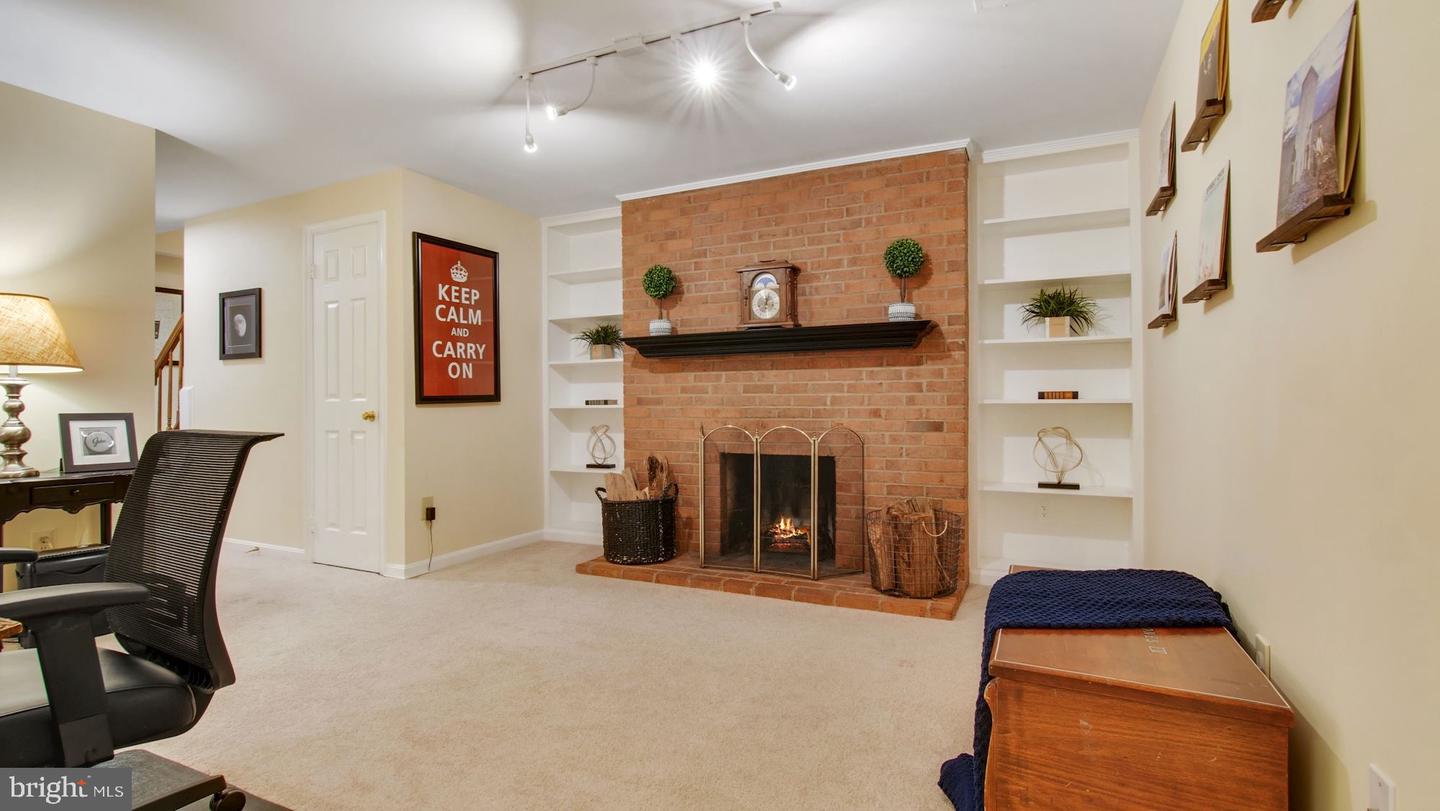 548 Colecroft COURT