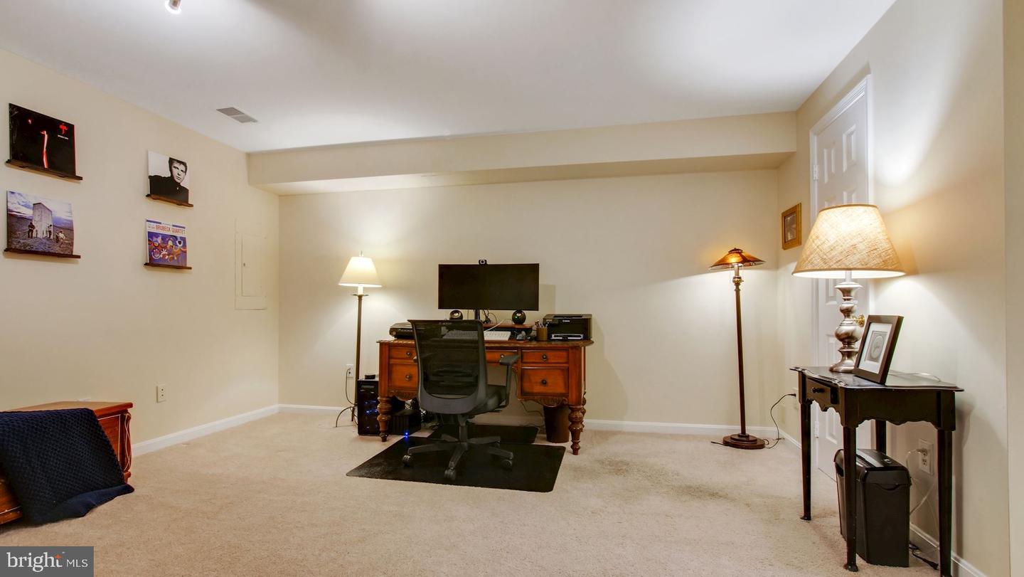548 Colecroft COURT