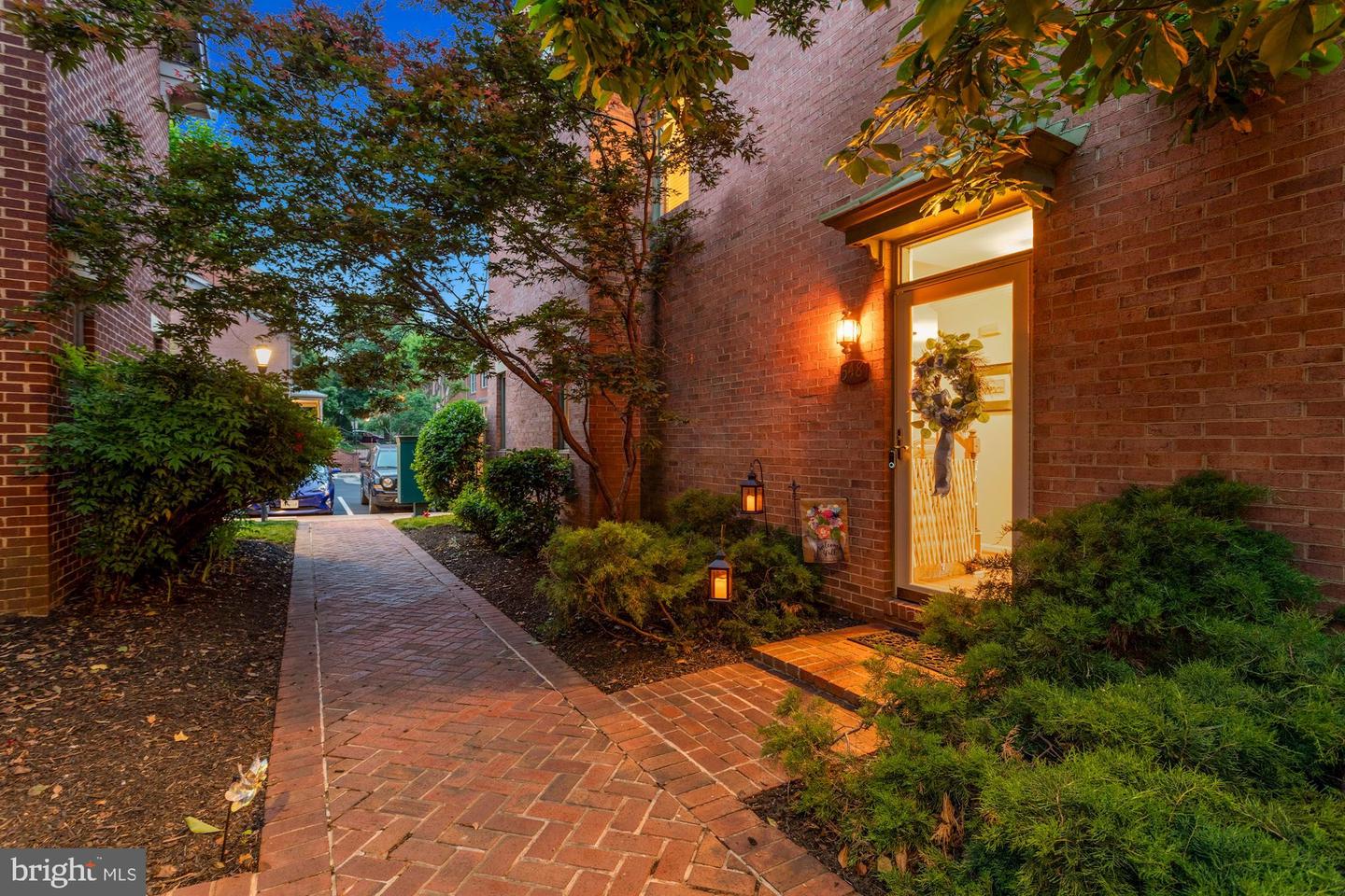 548 Colecroft COURT