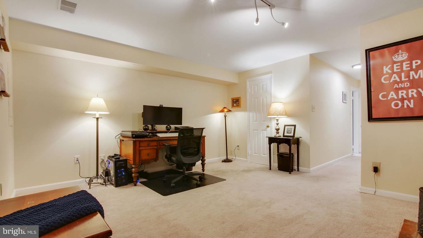 548 Colecroft COURT