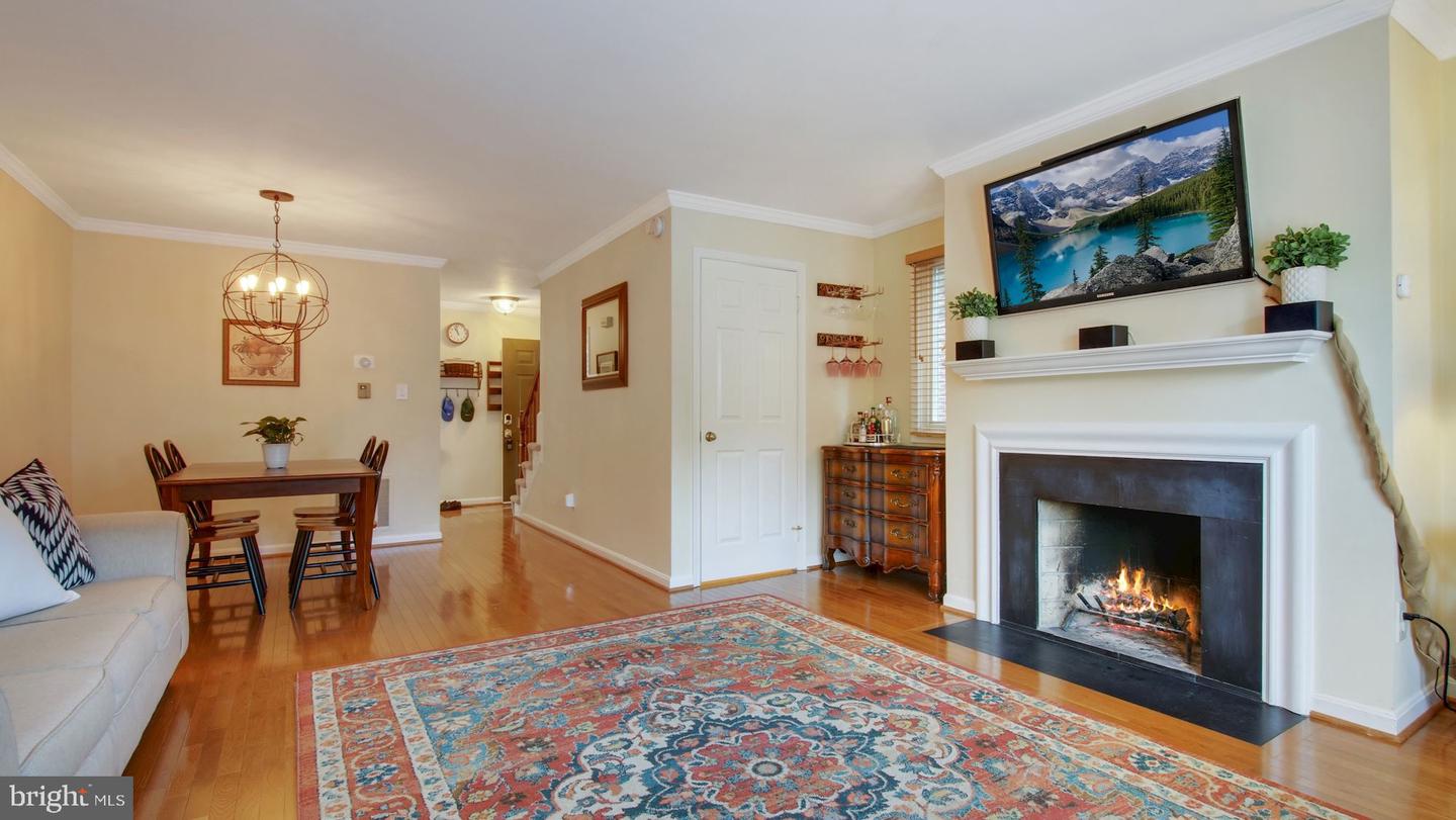 548 Colecroft COURT