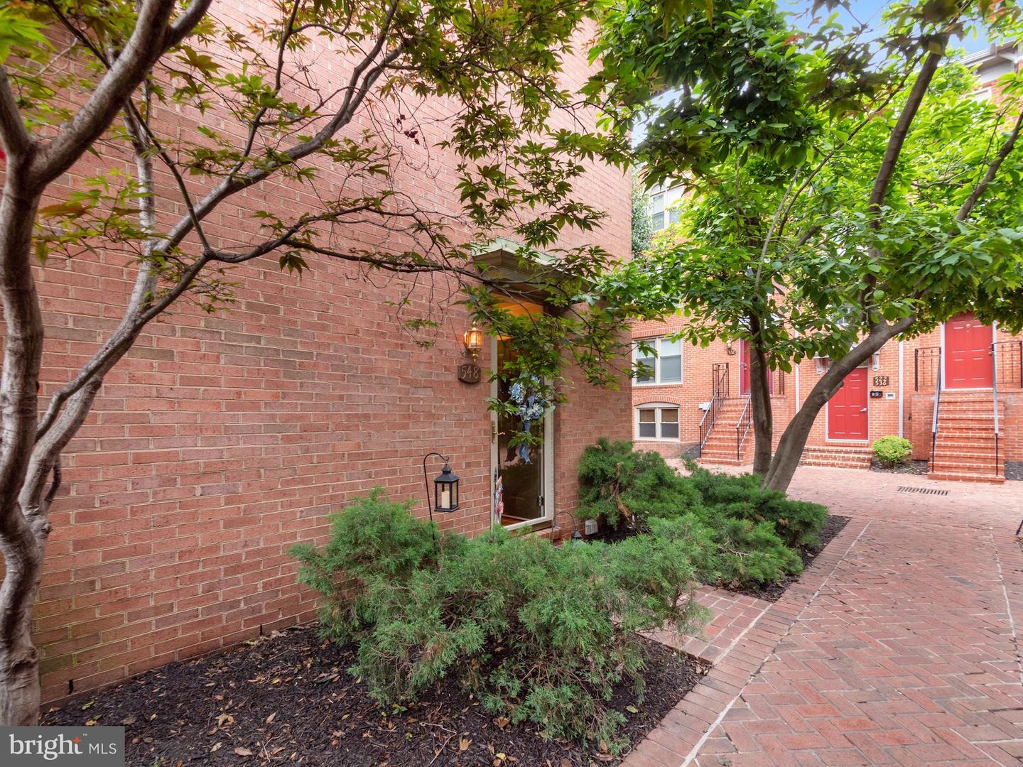 548 Colecroft COURT