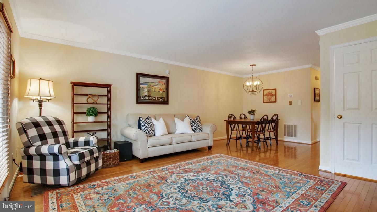 548 Colecroft COURT