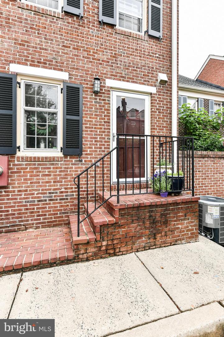 322 Saint Asaph STREET N Unit: 322
