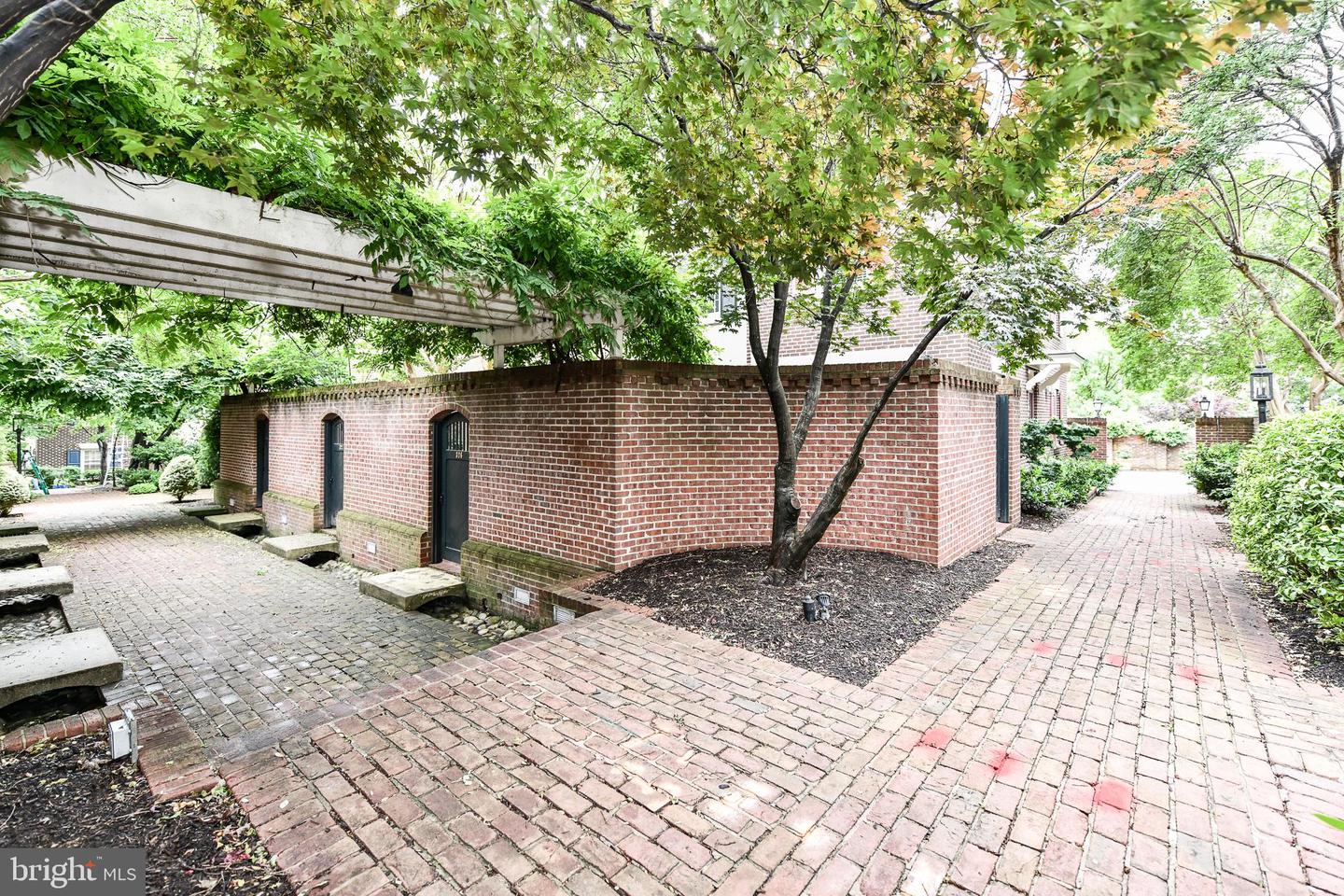 322 Saint Asaph STREET N Unit: 322