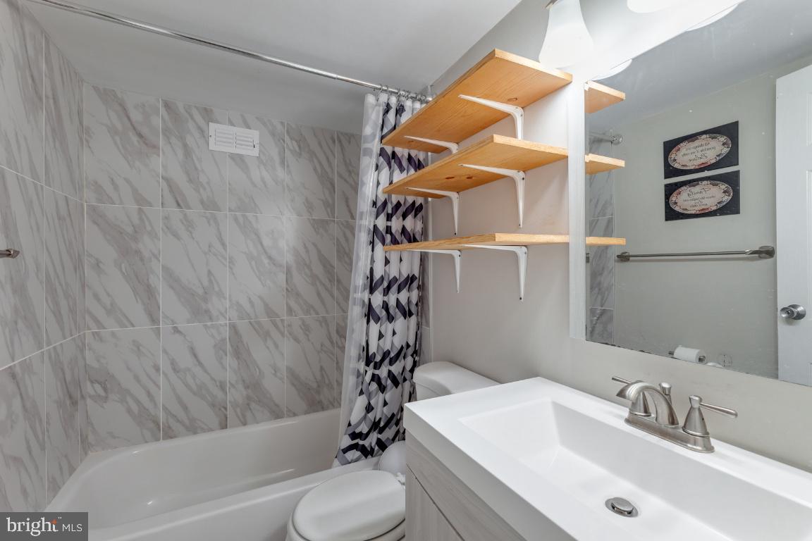 5801 Quantrell AVENUE Unit: 310