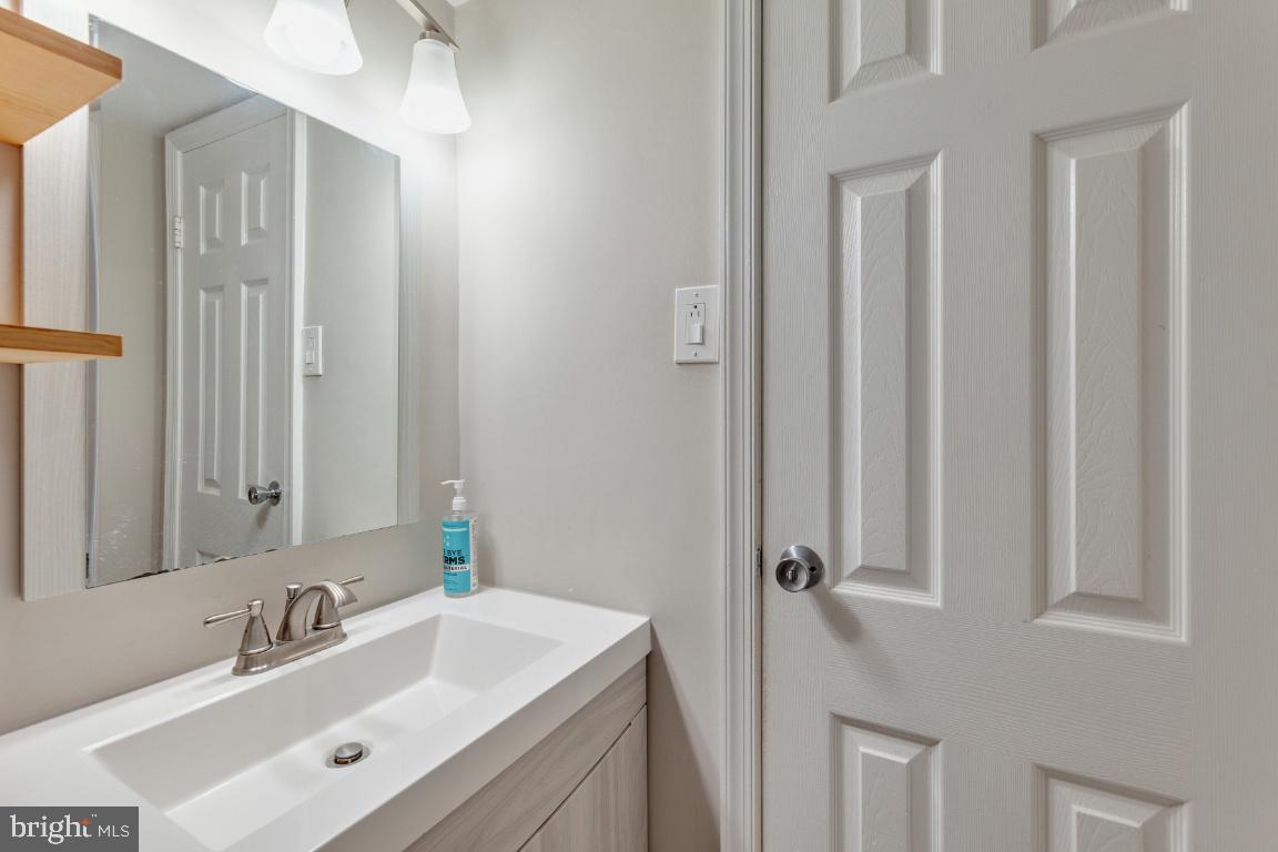 5801 Quantrell AVENUE Unit: 310