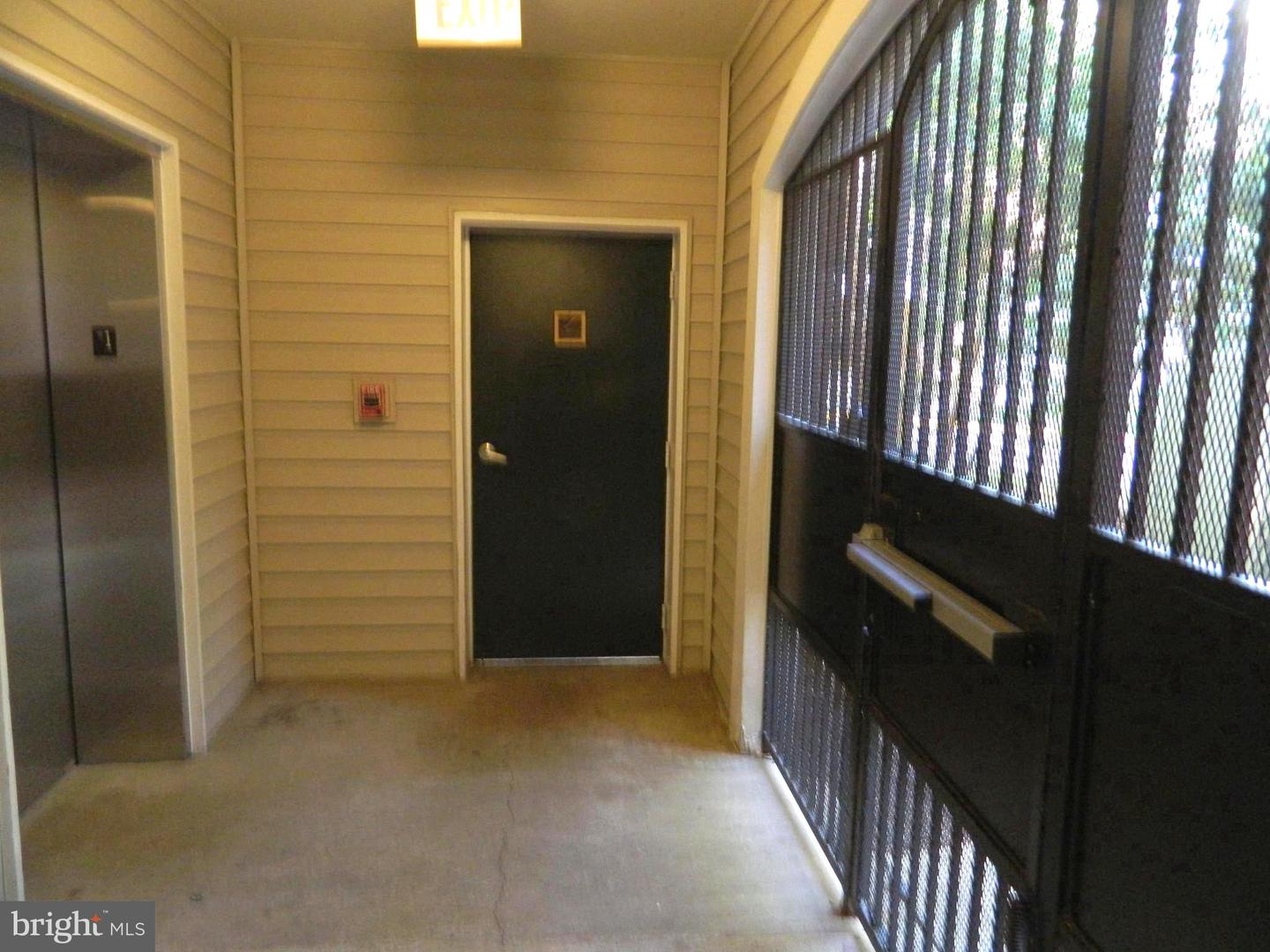 4862 Eisenhower AVENUE Unit: 160