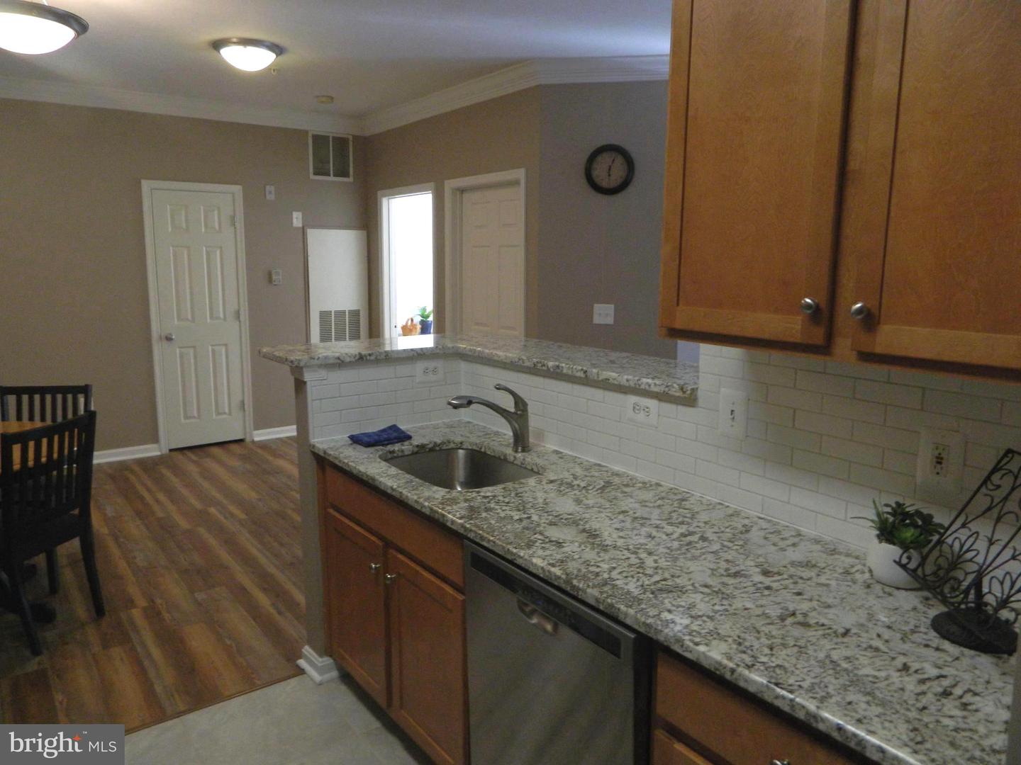 4862 Eisenhower AVENUE Unit: 160