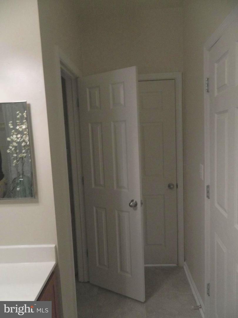 4862 Eisenhower AVENUE Unit: 160