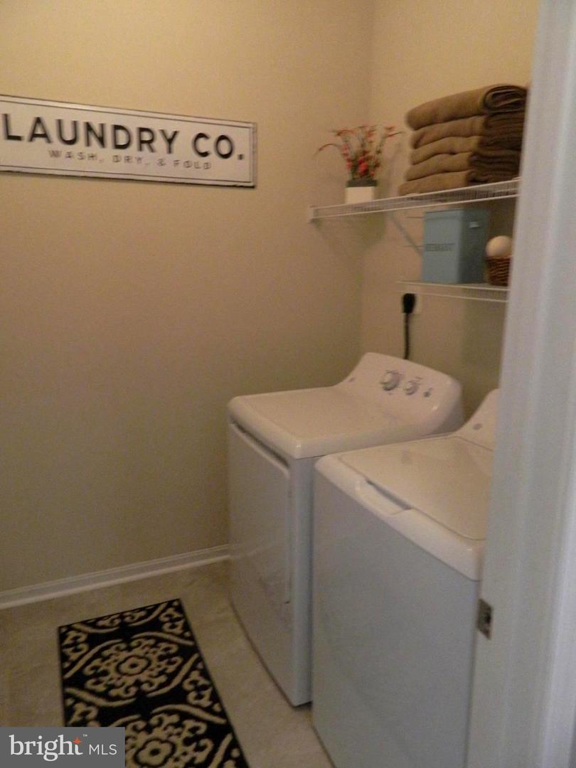 4862 Eisenhower AVENUE Unit: 160