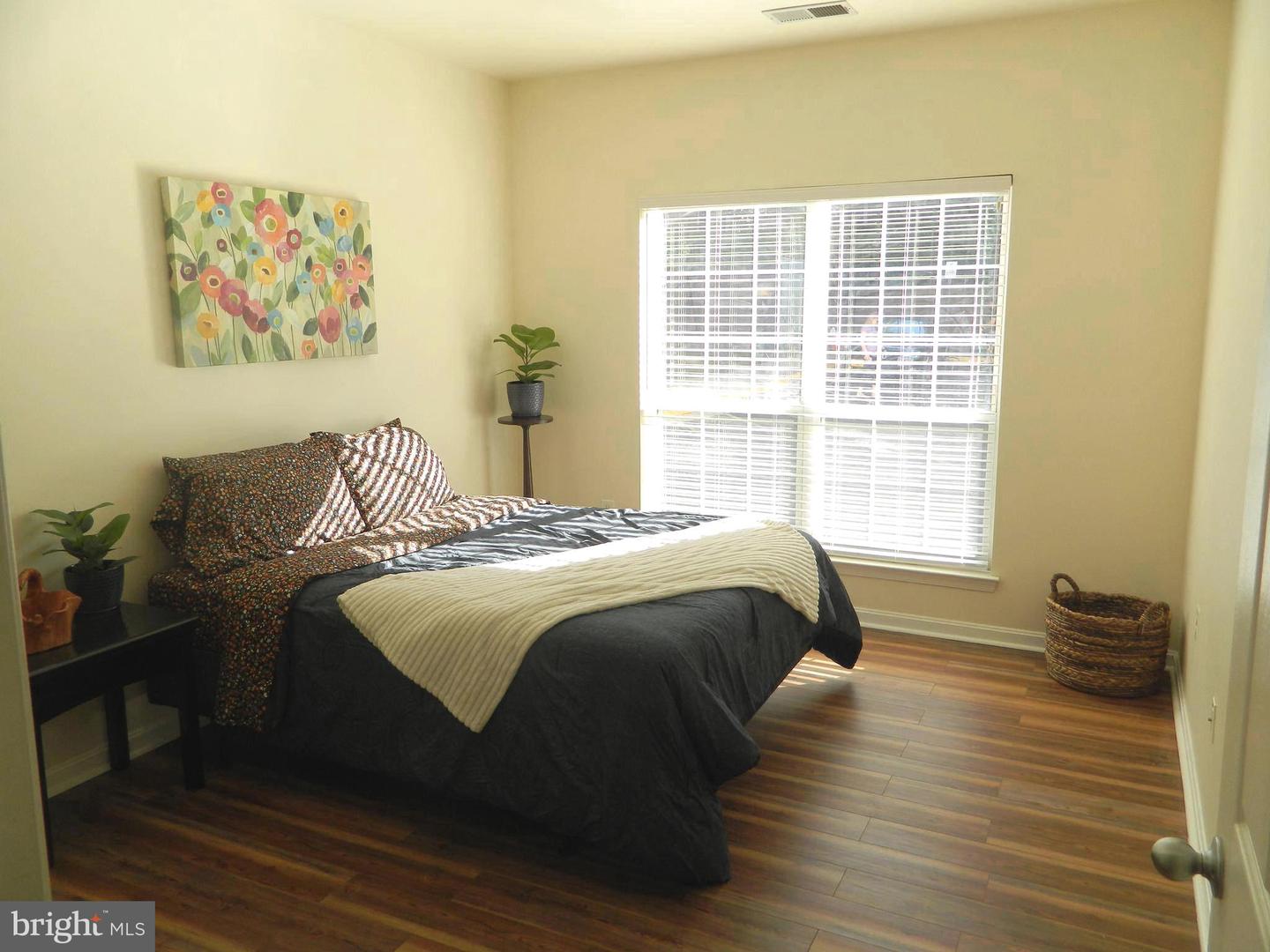 4862 Eisenhower AVENUE Unit: 160