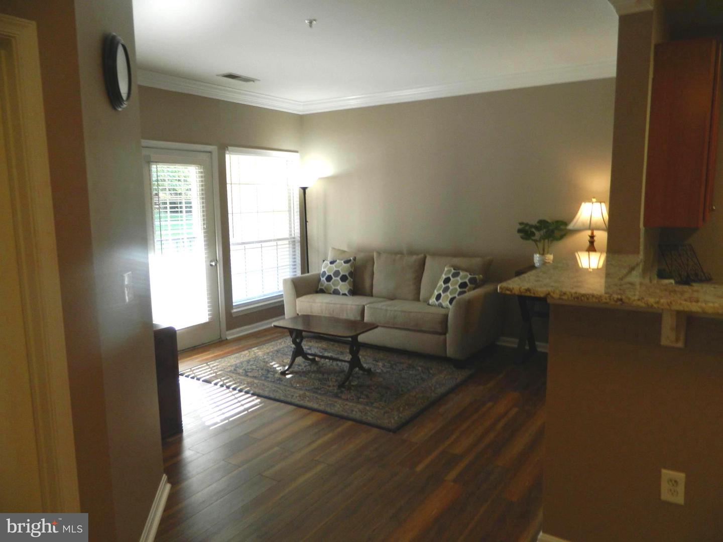 4862 Eisenhower AVENUE Unit: 160