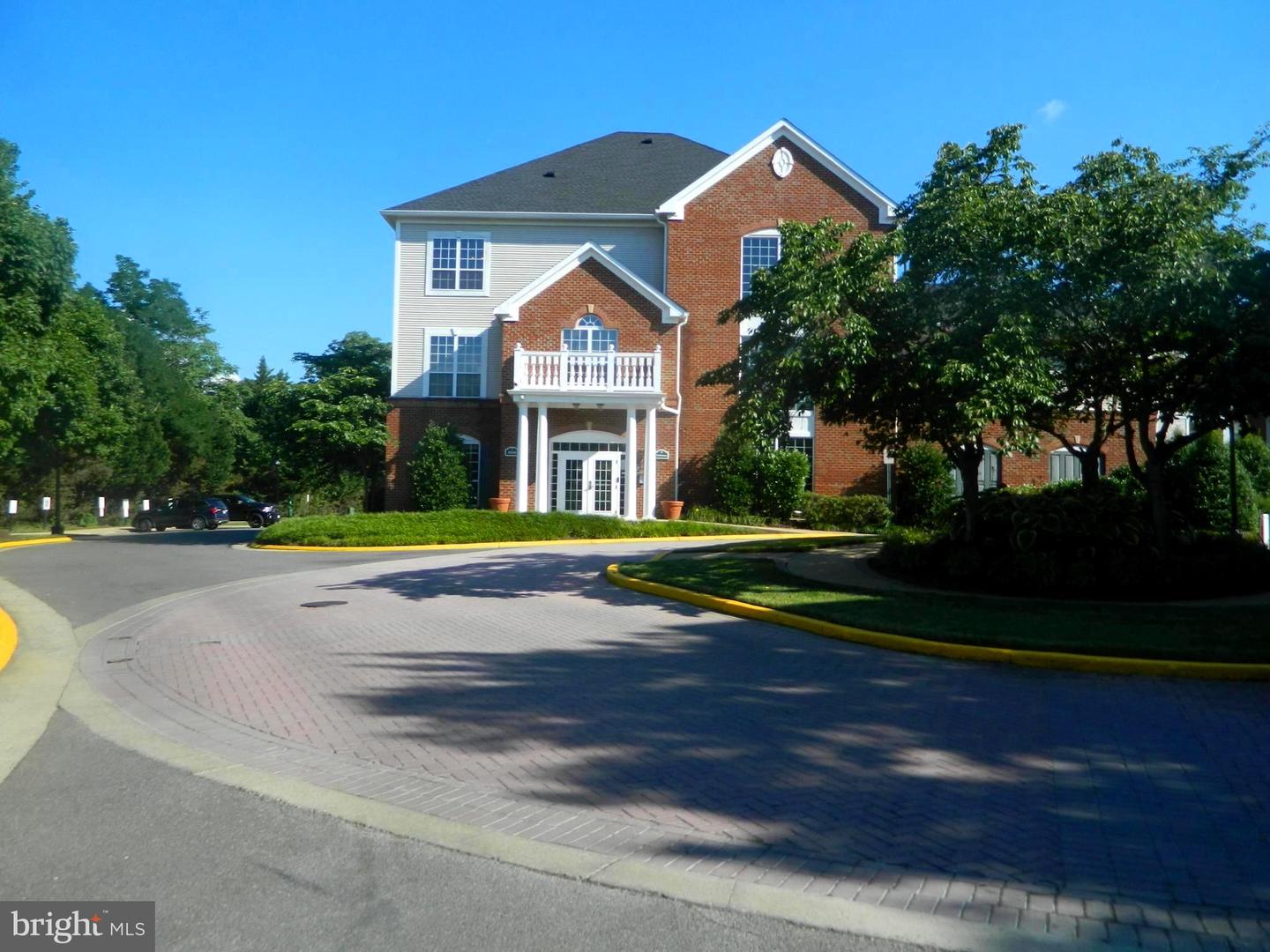 4862 Eisenhower AVENUE Unit: 160
