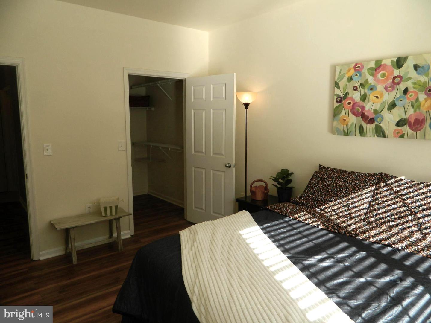 4862 Eisenhower AVENUE Unit: 160