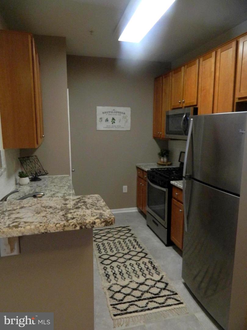 4862 Eisenhower AVENUE Unit: 160