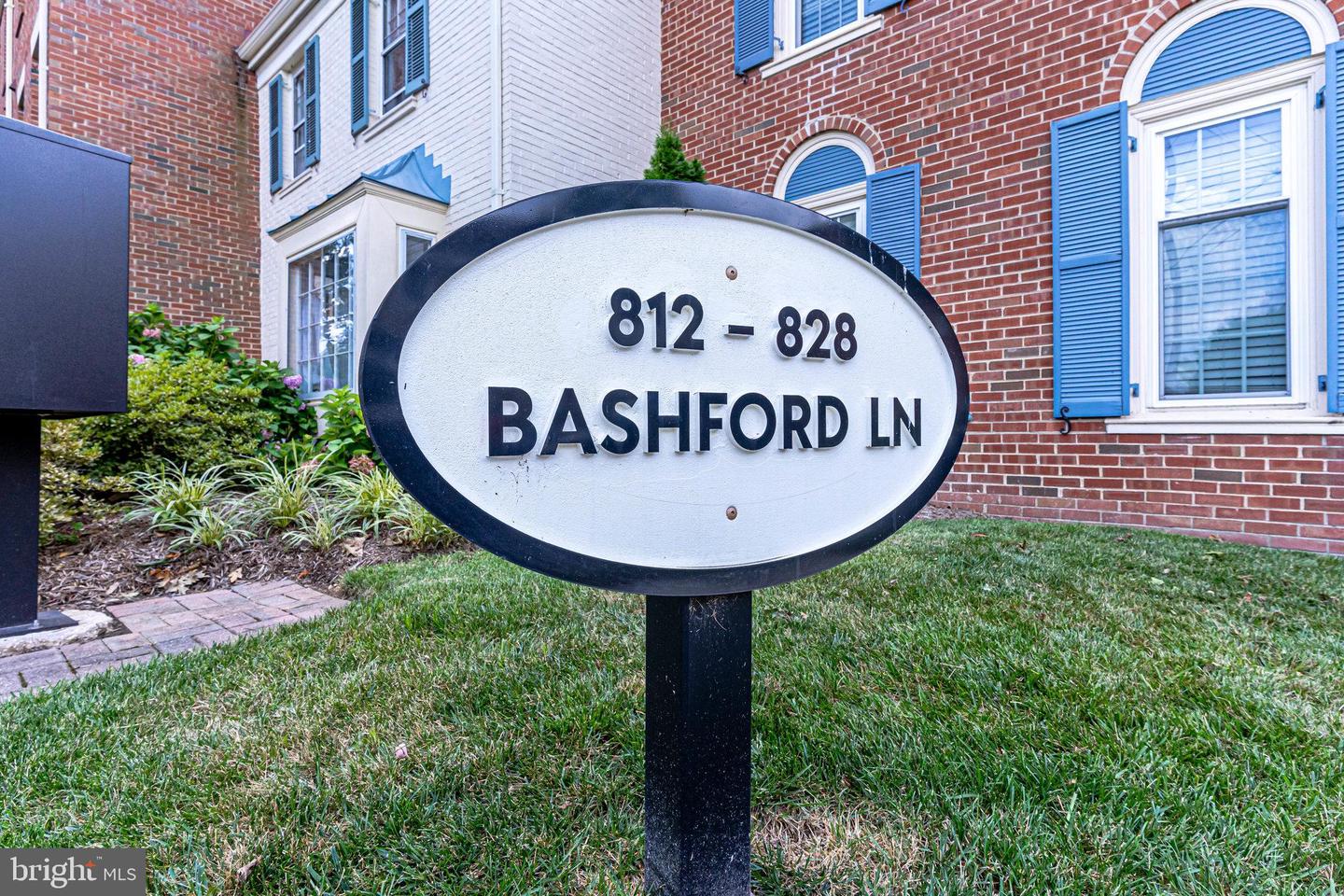 818 Bashford LANE