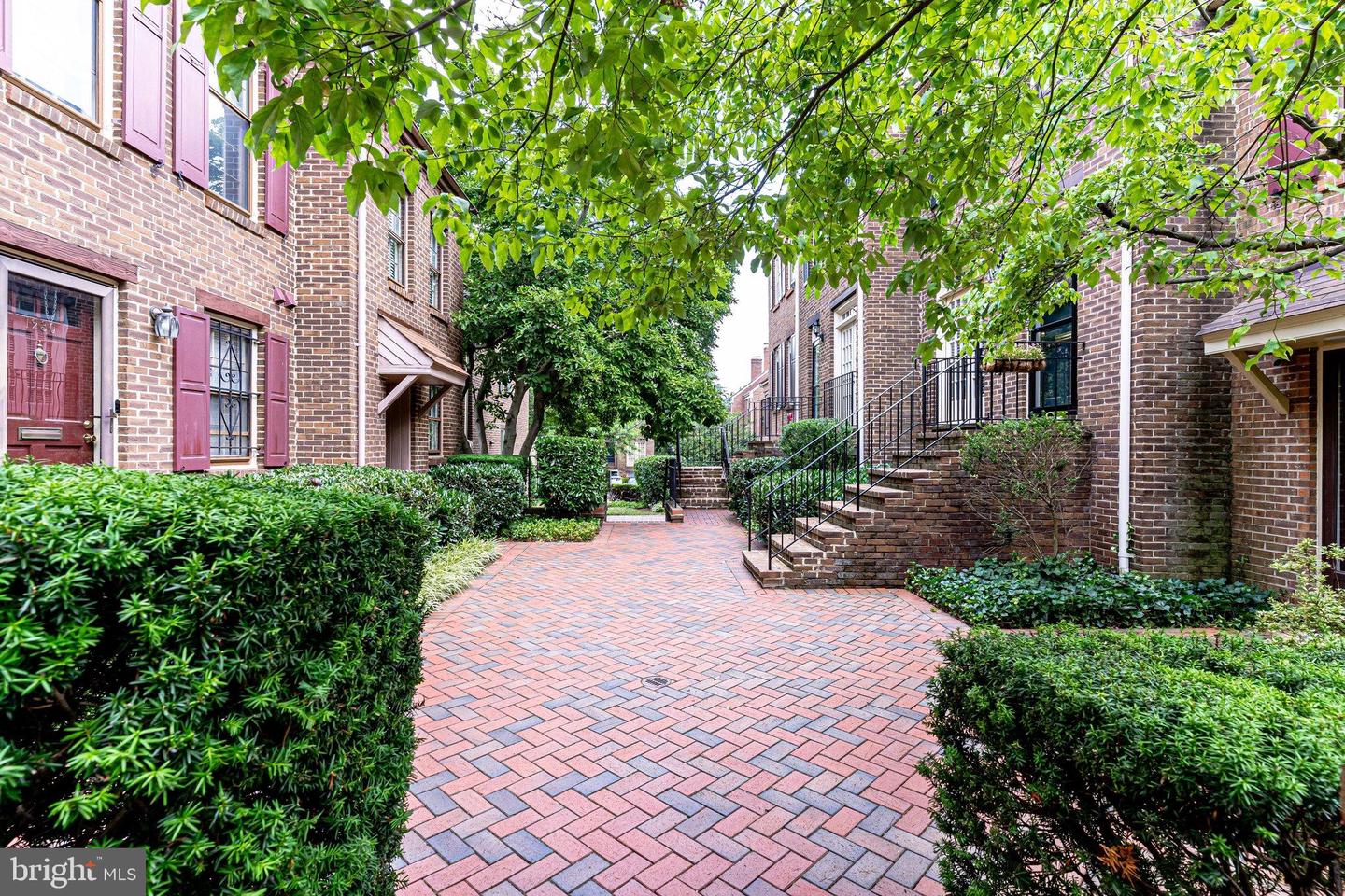 818 Bashford LANE