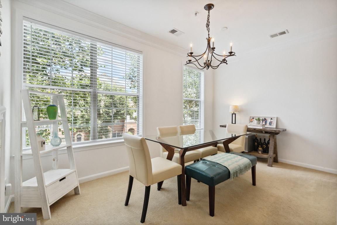 1724 Kingsgate COURT Unit: 301