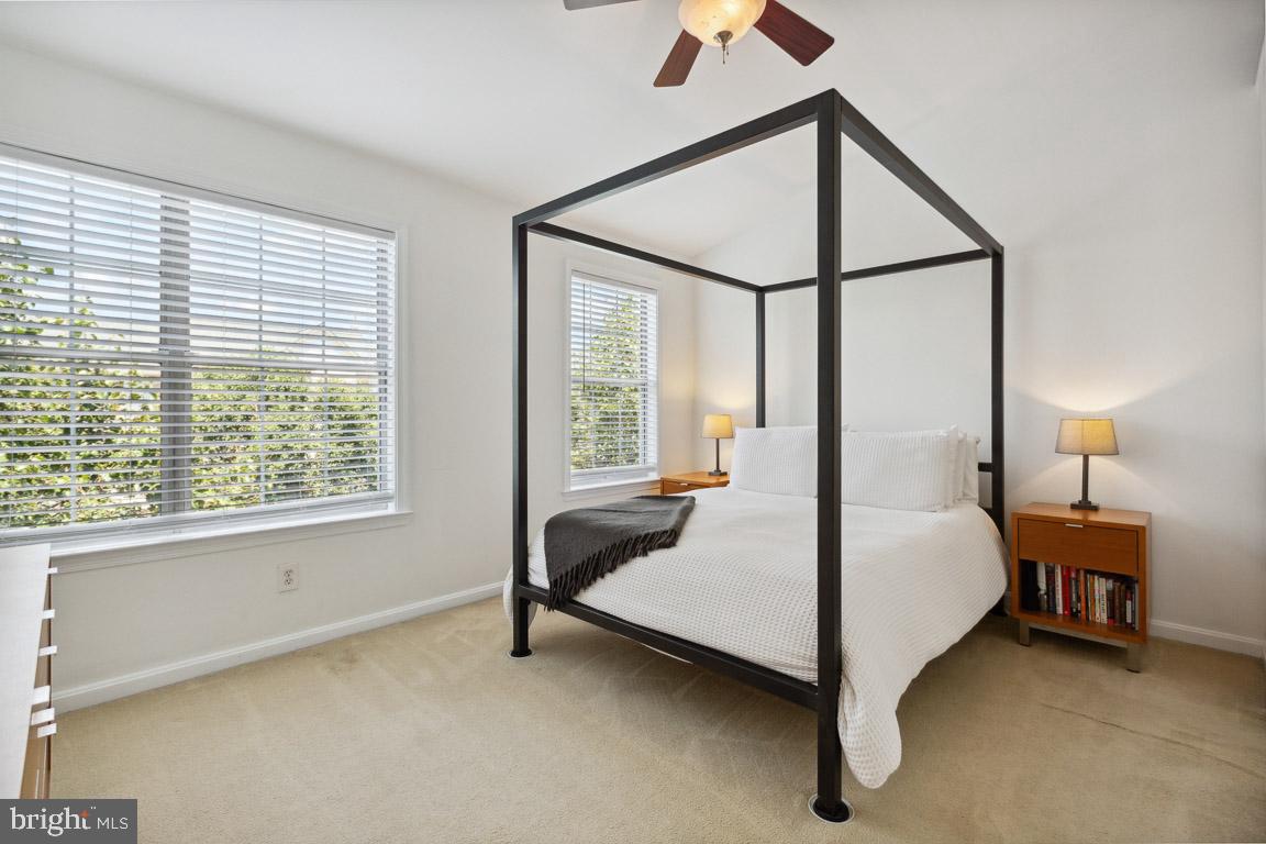 1724 Kingsgate COURT Unit: 301