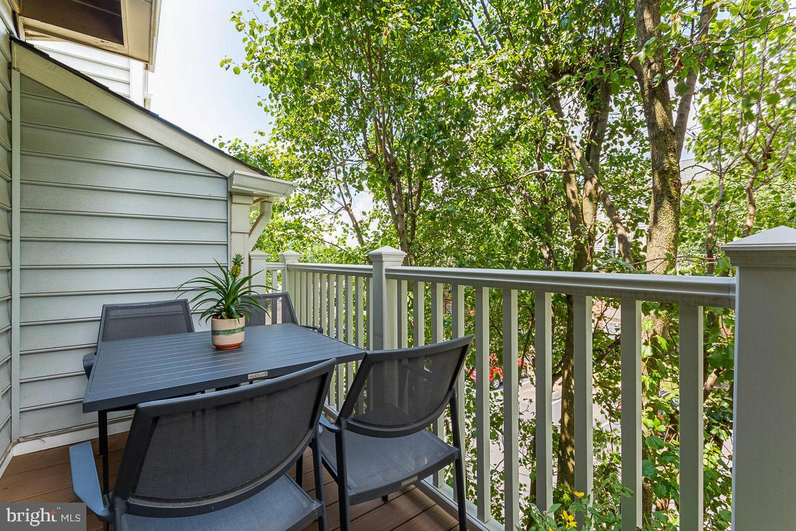 1724 Kingsgate COURT Unit: 301